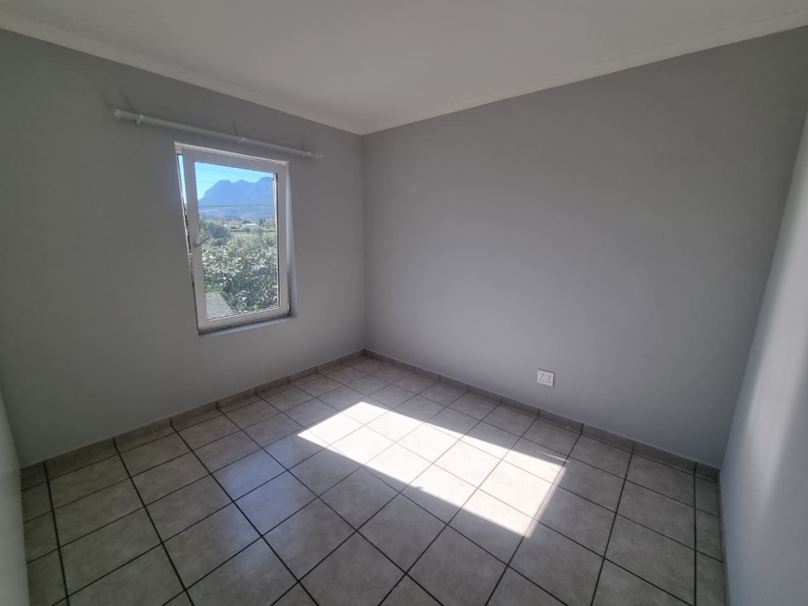 To Let 2 Bedroom Property for Rent in Klein Drakenstein Western Cape